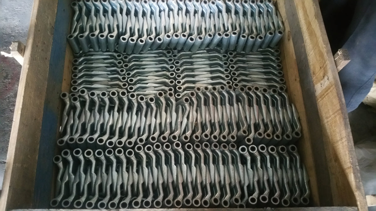 Small Lugs Forged Steel Container Door Hinge Assembly with Stainless Steel Pin &amp